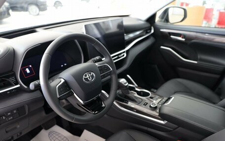 Toyota Highlander, 2025 год, 5 990 000 рублей, 15 фотография