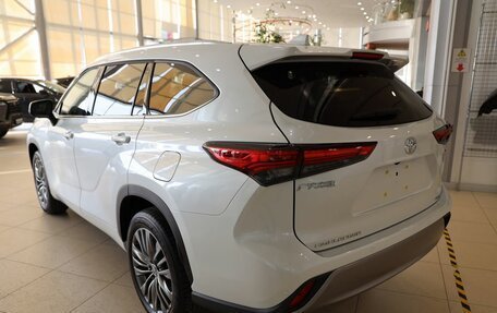 Toyota Highlander, 2025 год, 5 990 000 рублей, 6 фотография