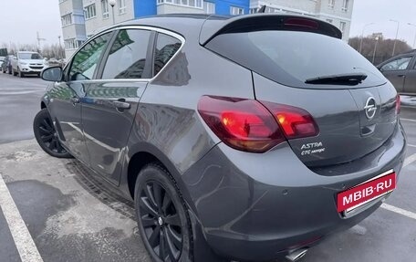 Opel Astra J, 2010 год, 600 000 рублей, 11 фотография
