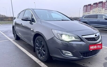 Opel Astra J, 2010 год, 600 000 рублей, 3 фотография