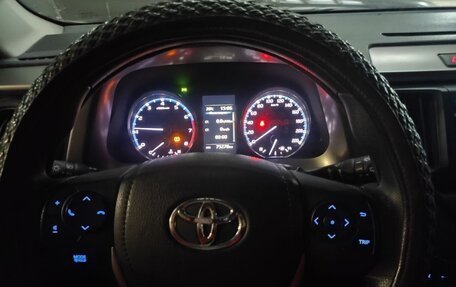 Toyota RAV4, 2019 год, 2 600 000 рублей, 7 фотография