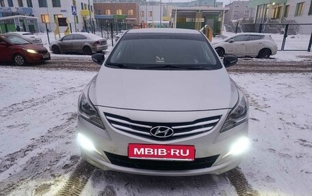 Hyundai Solaris II рестайлинг, 2015 год, 830 000 рублей, 1 фотография