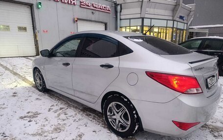 Hyundai Solaris II рестайлинг, 2015 год, 830 000 рублей, 5 фотография