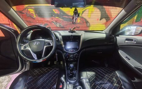 Hyundai Solaris II рестайлинг, 2015 год, 830 000 рублей, 7 фотография