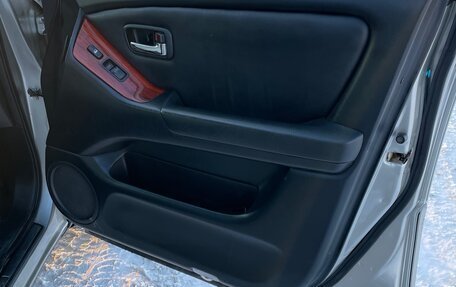 Lexus RX IV рестайлинг, 2001 год, 850 000 рублей, 8 фотография