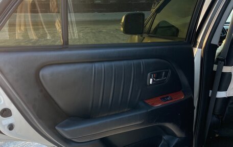 Lexus RX IV рестайлинг, 2001 год, 850 000 рублей, 17 фотография