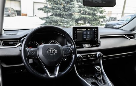 Toyota RAV4, 2020 год, 3 150 000 рублей, 9 фотография