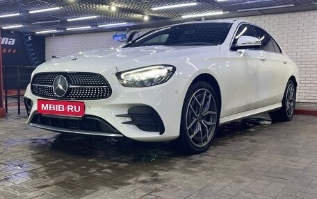 Mercedes-Benz E-Класс, 2021 год, 5 000 000 рублей, 4 фотография