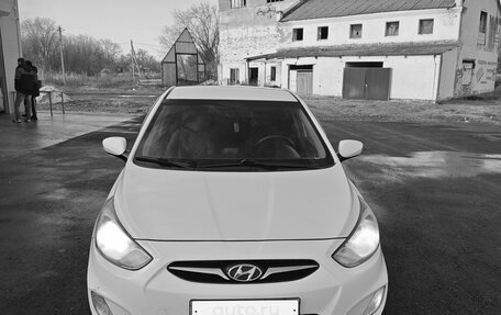 Hyundai Solaris II рестайлинг, 2011 год, 740 000 рублей, 7 фотография