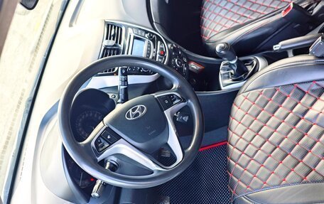 Hyundai Solaris II рестайлинг, 2011 год, 740 000 рублей, 3 фотография