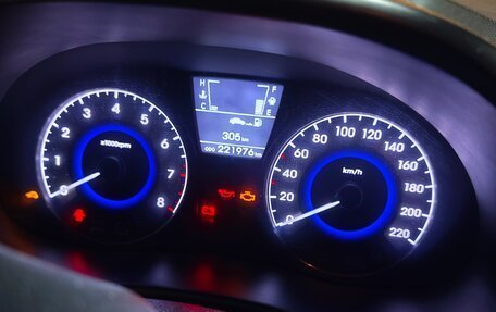 Hyundai Solaris II рестайлинг, 2011 год, 740 000 рублей, 8 фотография