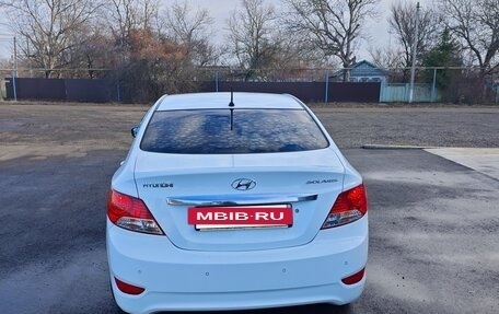 Hyundai Solaris II рестайлинг, 2011 год, 740 000 рублей, 4 фотография