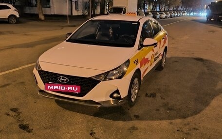 Hyundai Solaris II рестайлинг, 2021 год, 1 400 000 рублей, 11 фотография