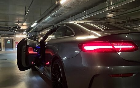 Mercedes-Benz E-Класс, 2018 год, 3 700 000 рублей, 24 фотография