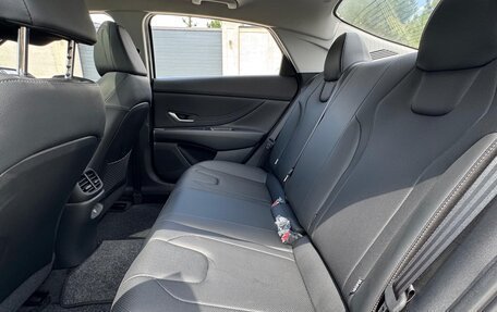 Hyundai Elantra, 2025 год, 2 320 000 рублей, 28 фотография