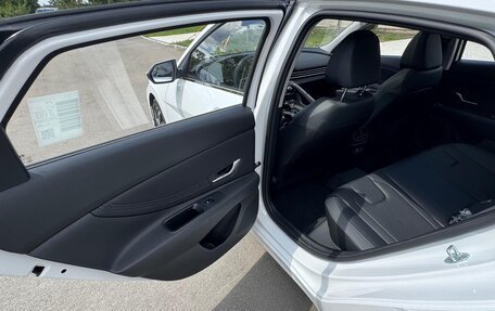 Hyundai Elantra, 2025 год, 2 320 000 рублей, 27 фотография