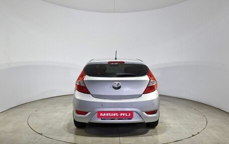 Hyundai Solaris II рестайлинг, 2011 год, 520 000 рублей, 7 фотография