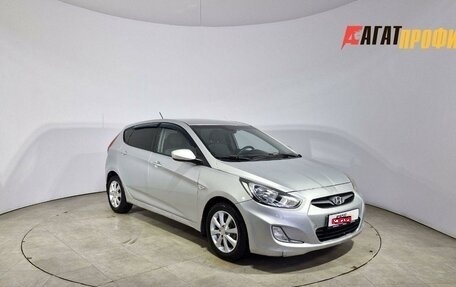 Hyundai Solaris II рестайлинг, 2011 год, 520 000 рублей, 3 фотография
