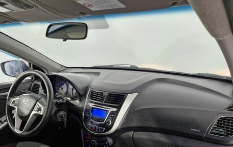 Hyundai Solaris II рестайлинг, 2011 год, 520 000 рублей, 15 фотография