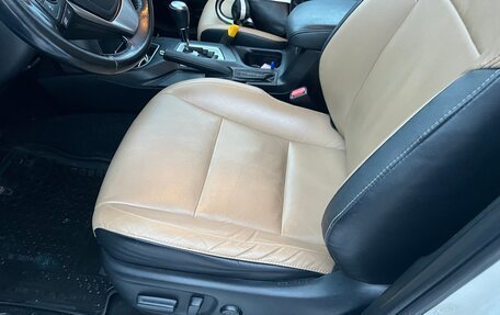 Toyota RAV4, 2017 год, 2 400 000 рублей, 5 фотография