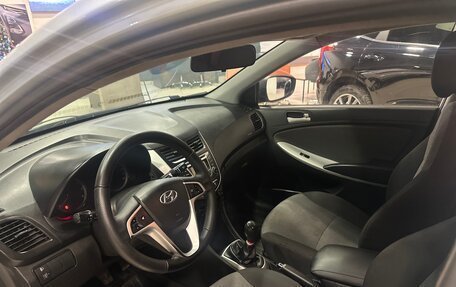 Hyundai Solaris II рестайлинг, 2011 год, 469 000 рублей, 7 фотография