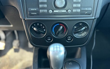 Ford Fiesta, 2006 год, 369 000 рублей, 11 фотография