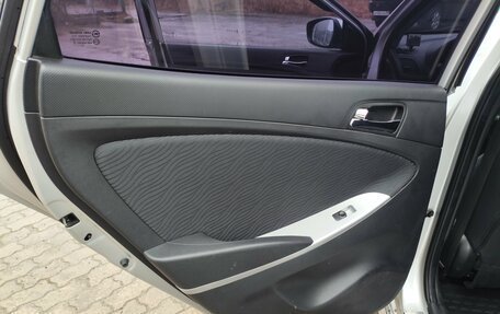 Hyundai Solaris II рестайлинг, 2011 год, 639 000 рублей, 15 фотография