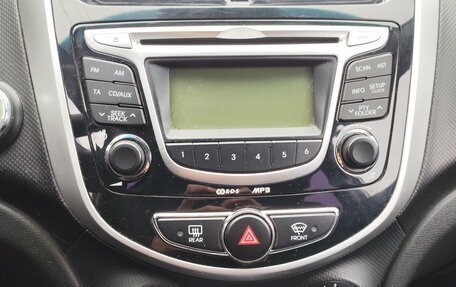 Hyundai Solaris II рестайлинг, 2011 год, 639 000 рублей, 17 фотография