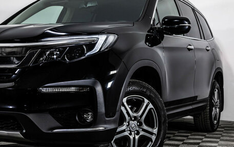 Honda Pilot III рестайлинг, 2018 год, 3 099 000 рублей, 2 фотография