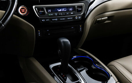 Honda Pilot III рестайлинг, 2018 год, 3 099 000 рублей, 15 фотография