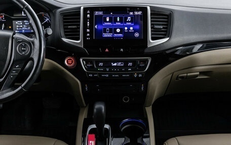 Honda Pilot III рестайлинг, 2018 год, 3 099 000 рублей, 14 фотография