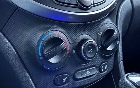 Hyundai Solaris II рестайлинг, 2015 год, 999 000 рублей, 18 фотография