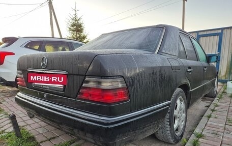 Mercedes-Benz E-Класс, 1995 год, 420 000 рублей, 3 фотография