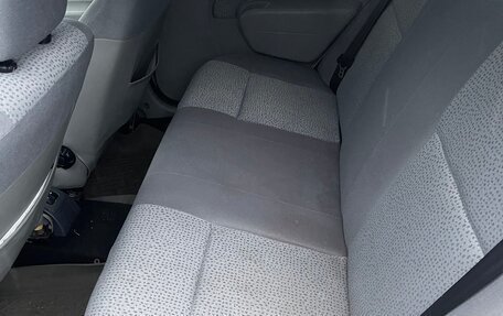 Renault Logan I, 2005 год, 200 000 рублей, 8 фотография