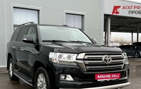 Toyota Land Cruiser 200, 2019 год, 6 190 000 рублей, 3 фотография