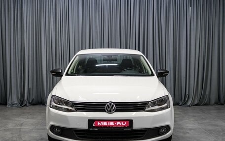 Volkswagen Jetta VI, 2013 год, 1 099 000 рублей, 3 фотография