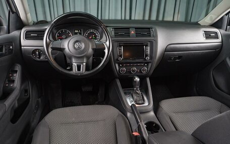 Volkswagen Jetta VI, 2013 год, 1 099 000 рублей, 6 фотография