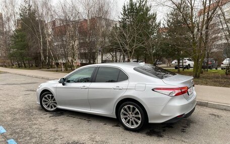 Toyota Camry, 2020 год, 2 900 000 рублей, 5 фотография