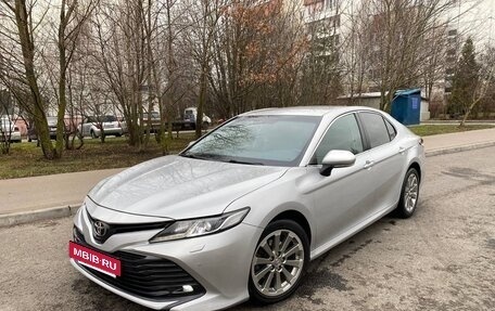 Toyota Camry, 2020 год, 2 900 000 рублей, 8 фотография