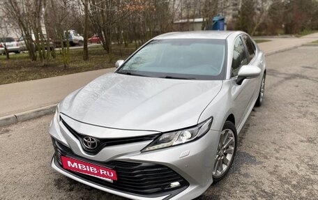 Toyota Camry, 2020 год, 2 900 000 рублей, 10 фотография