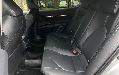Toyota Camry, 2020 год, 2 900 000 рублей, 13 фотография