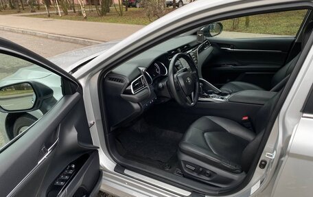 Toyota Camry, 2020 год, 2 900 000 рублей, 16 фотография