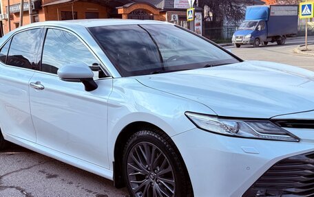 Toyota Camry, 2019 год, 2 200 000 рублей, 4 фотография