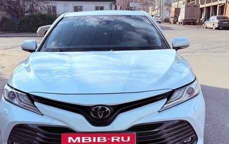 Toyota Camry, 2019 год, 2 200 000 рублей, 3 фотография