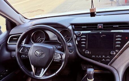 Toyota Camry, 2019 год, 2 200 000 рублей, 12 фотография