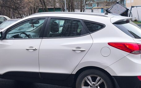 Hyundai ix35 I рестайлинг, 2011 год, 990 000 рублей, 2 фотография