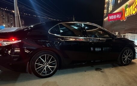 Toyota Camry, 2022 год, 3 100 000 рублей, 4 фотография