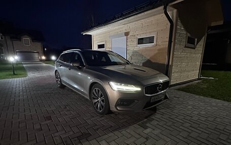 Volvo V60 II, 2018 год, 2 200 000 рублей, 8 фотография