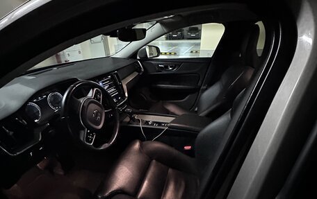 Volvo V60 II, 2018 год, 2 200 000 рублей, 9 фотография