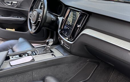 Volvo V60 II, 2018 год, 2 200 000 рублей, 12 фотография